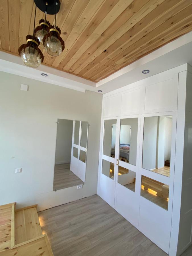 Bird'S Nest - Apartment In Downtown Karakol Luaran gambar